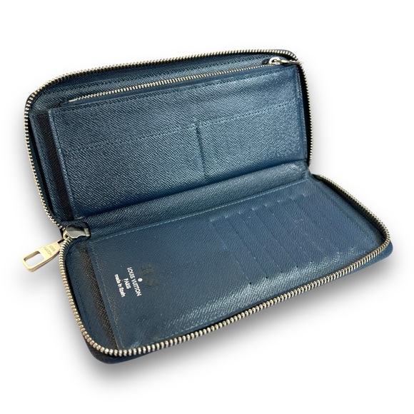 LOUIS VUITTON Navy Blue Credit Card Wallet Brilliant Silver Tone Hardware - Picture 3 of 16